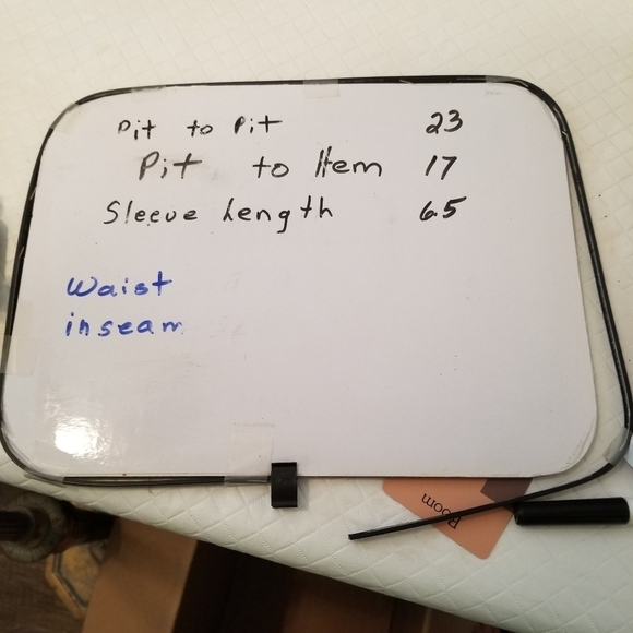 Wrangler Men's Shirt Size Large Button Up  Tan Casual Short Sleeved - Picture 5 of 5